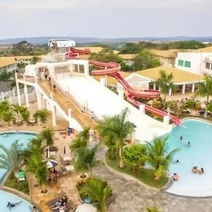 https://nobrezafiori-apts-particular-localizado-no-lacquadiroma.caldasnovashotels.com